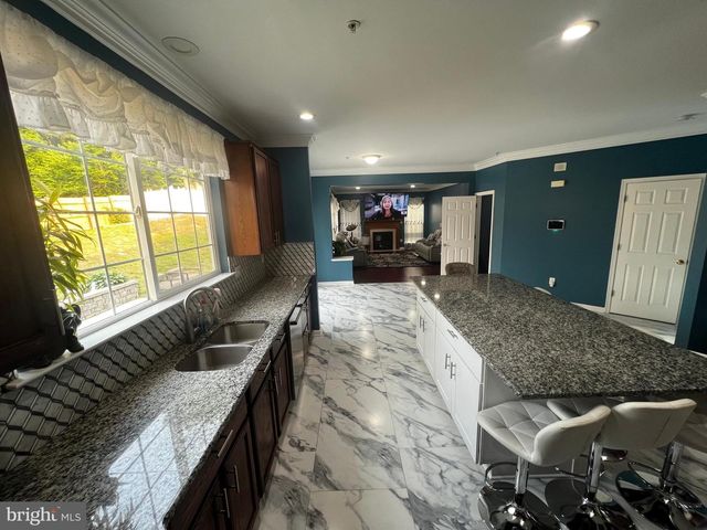 6810 ASHLEYS CROSSING CT, Temple Hills, MD 20748