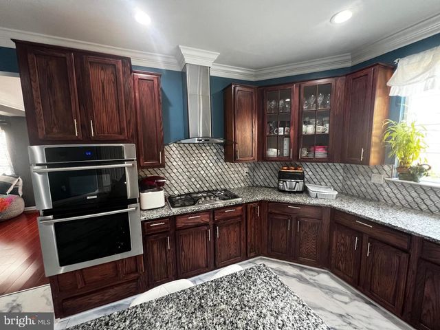 6810 ASHLEYS CROSSING CT, Temple Hills, MD 20748