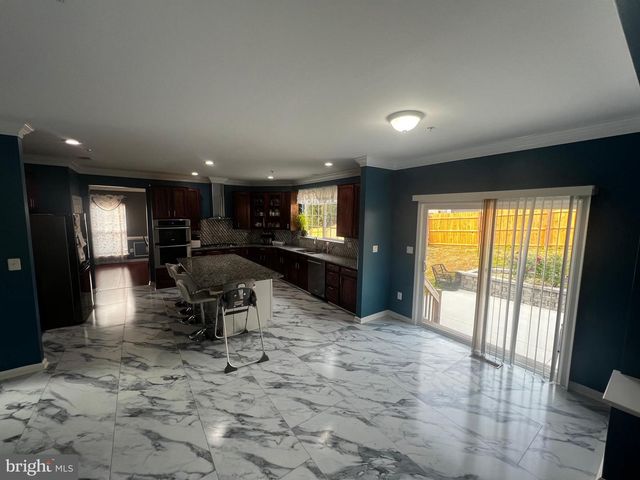 6810 ASHLEYS CROSSING CT, Temple Hills, MD 20748