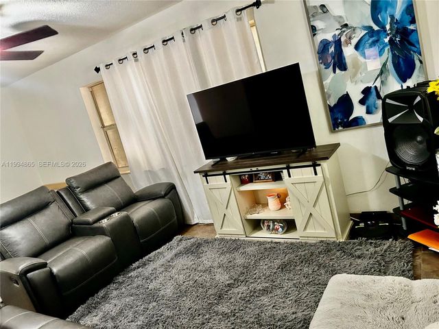 2918 Funston Street 29B, Hollywood, FL 33020