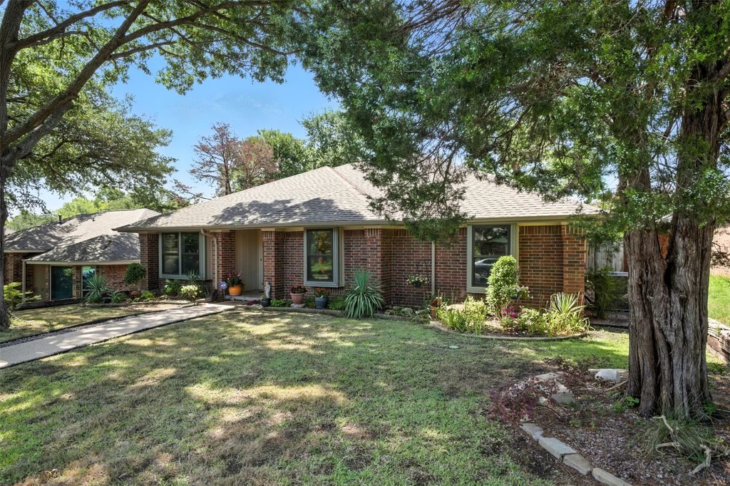 9128 Sweetwater Drive, Dallas, TX 75228