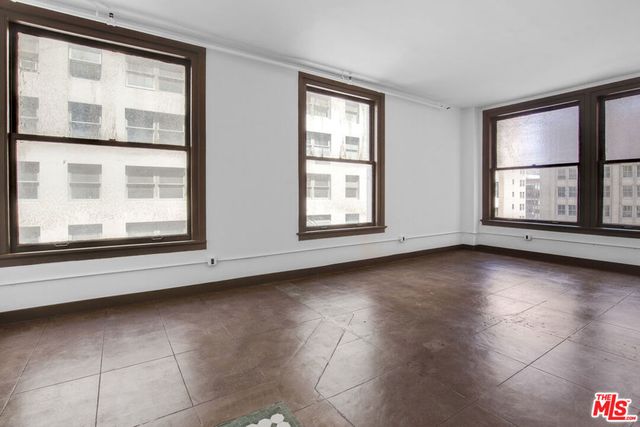 215 W 7th Street 602, Los Angeles, CA 90014