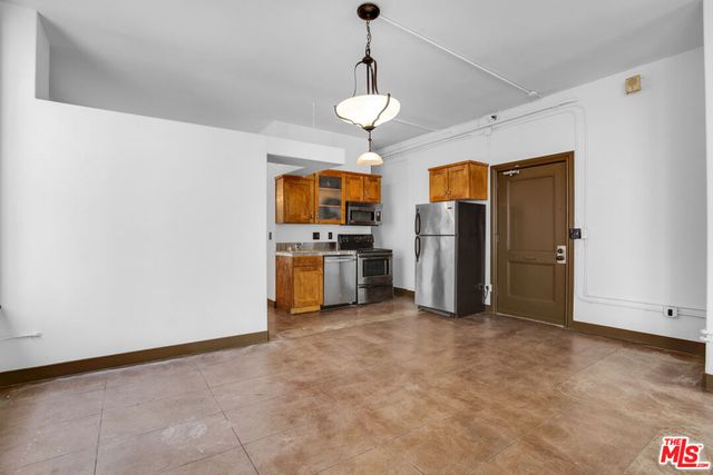 215 W 7th Street 602, Los Angeles, CA 90014