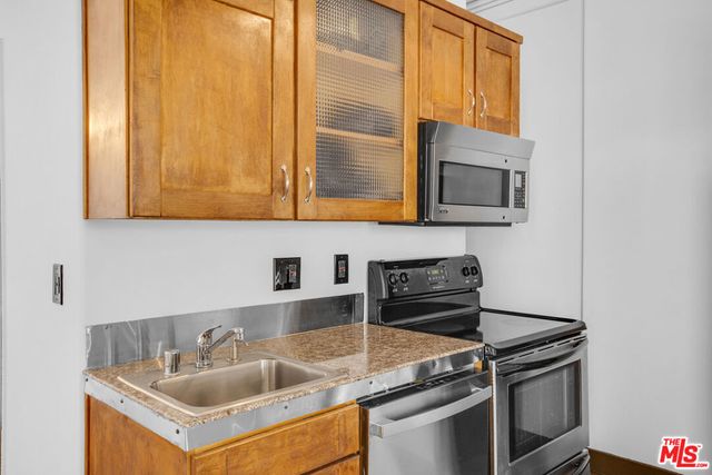 215 W 7th Street 602, Los Angeles, CA 90014