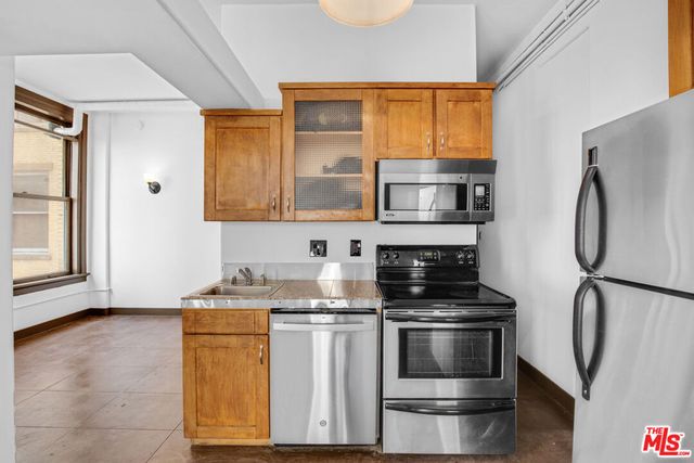 215 W 7th Street 602, Los Angeles, CA 90014