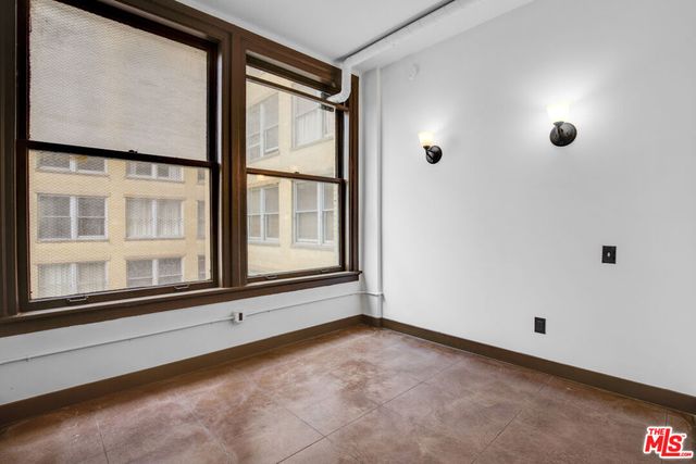215 W 7th Street 602, Los Angeles, CA 90014
