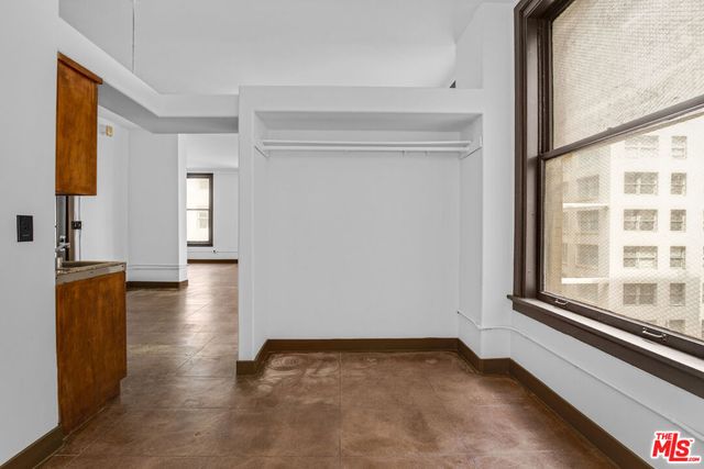215 W 7th Street 602, Los Angeles, CA 90014