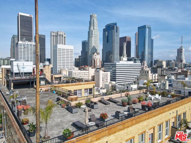 215 W 7th Street 602, Los Angeles, CA 90014