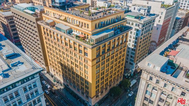 215 W 7th Street 602, Los Angeles, CA 90014