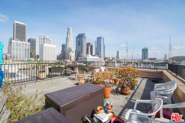 215 W 7th Street 602, Los Angeles, CA 90014