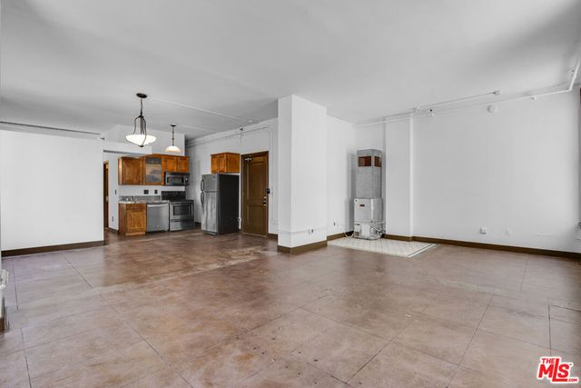 215 W 7th Street 602, Los Angeles, CA 90014