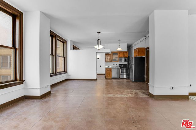 215 W 7th Street 602, Los Angeles, CA 90014