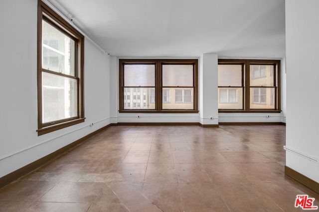 215 W 7th Street 602, Los Angeles, CA 90014