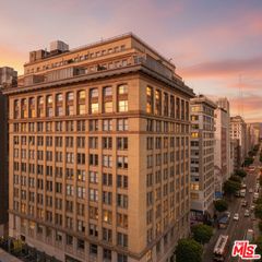 215 W 7th Street 602, Los Angeles, CA 90014