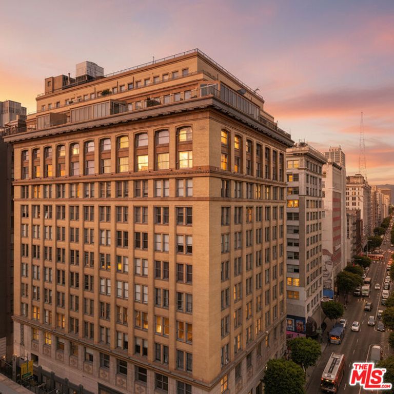 215 W 7th Street 602, Los Angeles, CA 90014