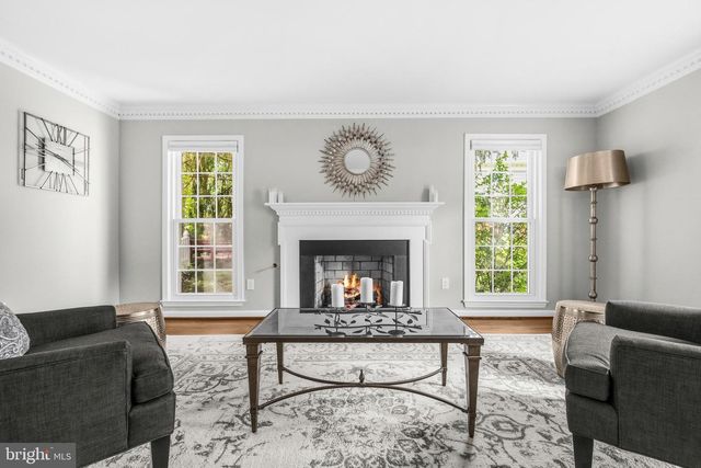 9403 FERRY LANDING CT, Alexandria, VA 22309