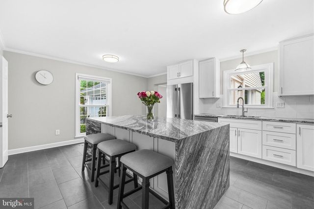 9403 FERRY LANDING CT, Alexandria, VA 22309