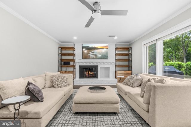 9403 FERRY LANDING CT, Alexandria, VA 22309