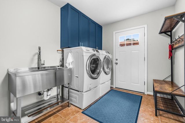 9403 FERRY LANDING CT, Alexandria, VA 22309