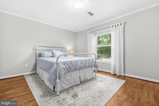 9403 FERRY LANDING CT, Alexandria, VA 22309