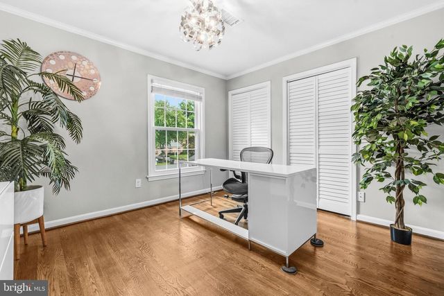 9403 FERRY LANDING CT, Alexandria, VA 22309