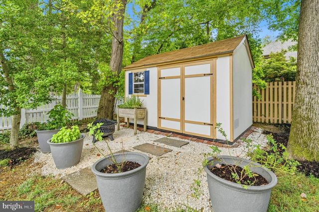 9403 FERRY LANDING CT, Alexandria, VA 22309