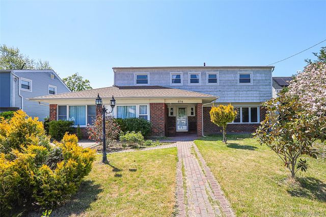 874 Seamans Neck Road, Seaford, NY 11783