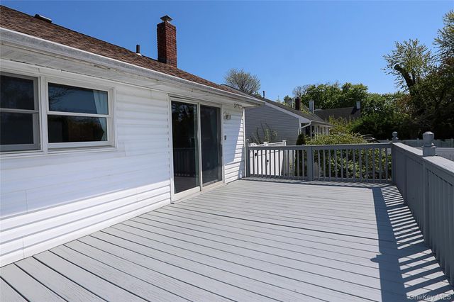 874 Seamans Neck Road, Seaford, NY 11783