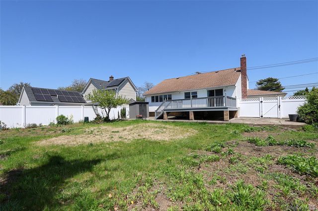 874 Seamans Neck Road, Seaford, NY 11783