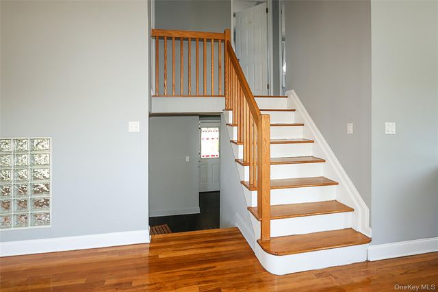 874 Seamans Neck Road, Seaford, NY 11783