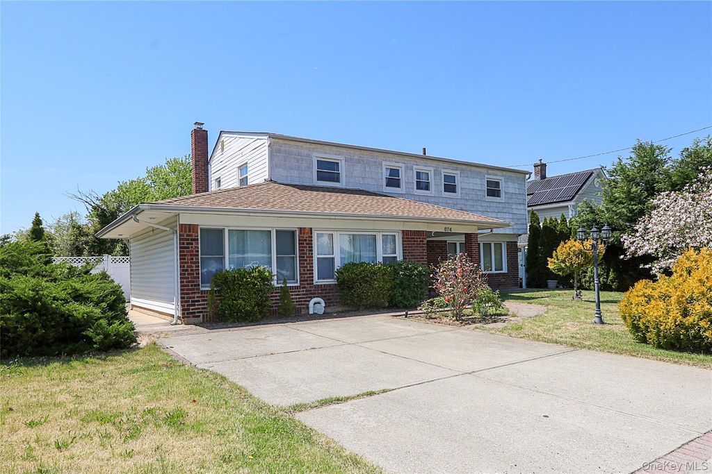 874 Seamans Neck Road, Seaford, NY 11783