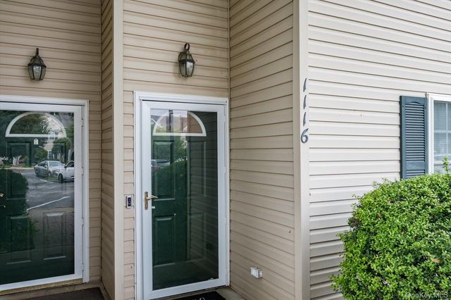 1116 Savoy Drive, Melville, NY 11747