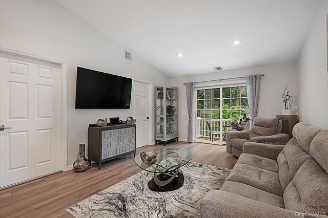 1116 Savoy Drive, Melville, NY 11747