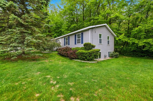 8759 Brower Lake Drive NE, Rockford, MI 49341