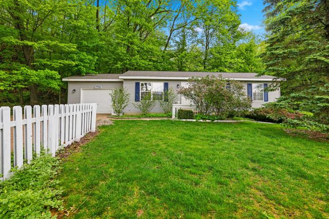 8759 Brower Lake Drive NE, Rockford, MI 49341