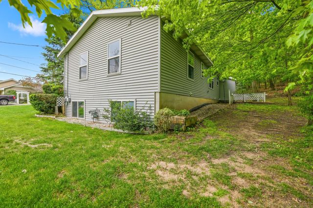 8759 Brower Lake Drive NE, Rockford, MI 49341