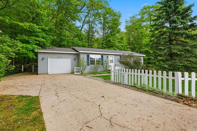 8759 Brower Lake Drive NE, Rockford, MI 49341