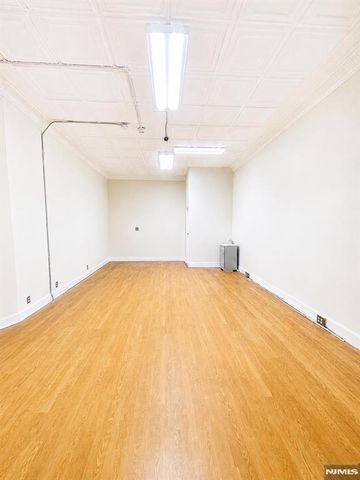 6515 Park Avenue, West New York, NJ 07093