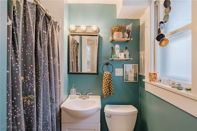 100 Corson Avenue, Akron, OH 44302