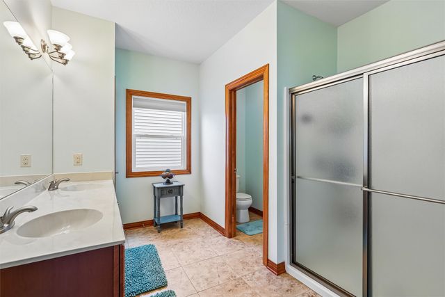 13005 Greenbelt Drive, Urbandale, IA 50323