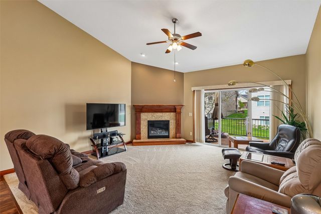 13005 Greenbelt Drive, Urbandale, IA 50323