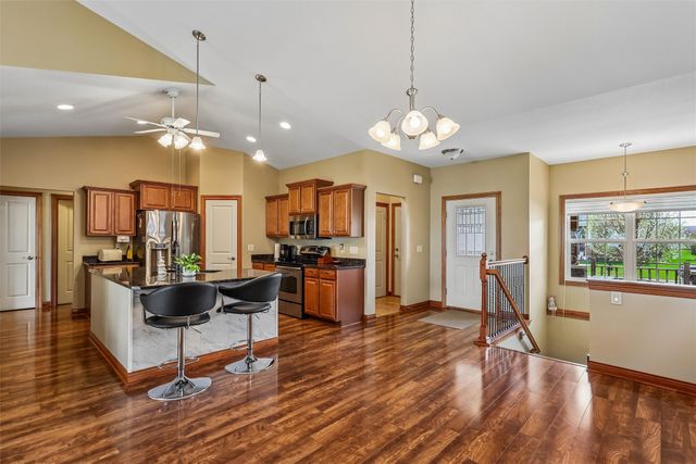 13005 Greenbelt Drive, Urbandale, IA 50323