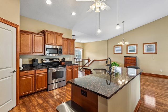 13005 Greenbelt Drive, Urbandale, IA 50323