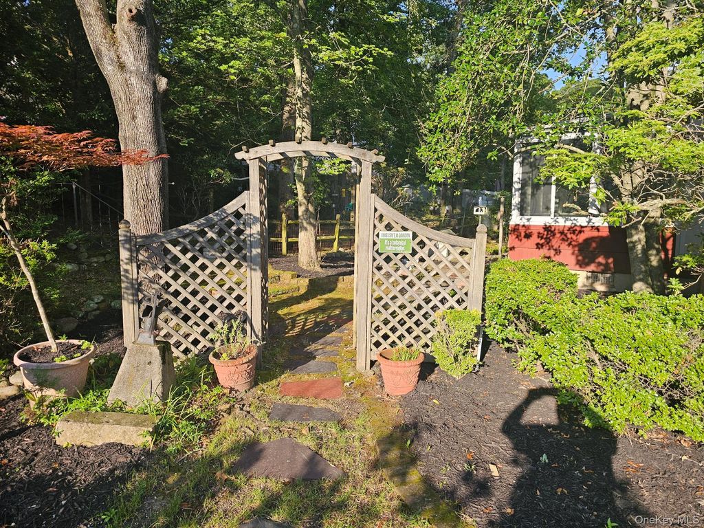 32 Fern Road, Rocky Point, NY 11778