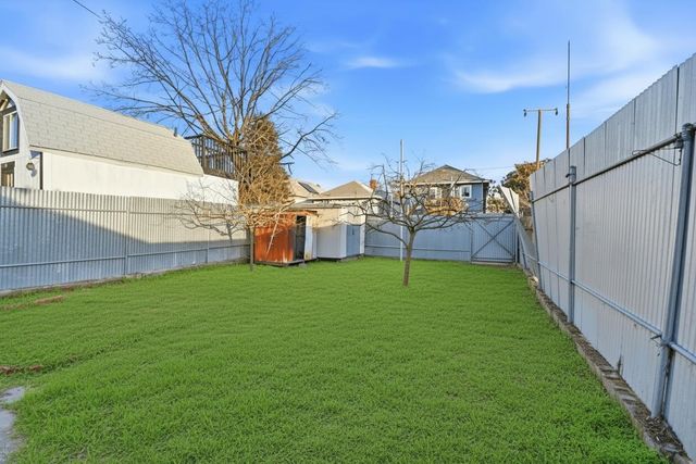 1712 37Th Ave, Oakland, CA 94601