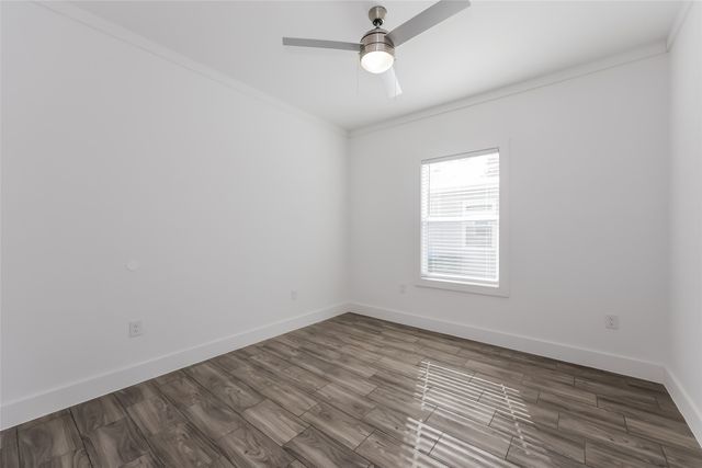 1950 E Maddox Avenue, Fort Worth, TX 76104