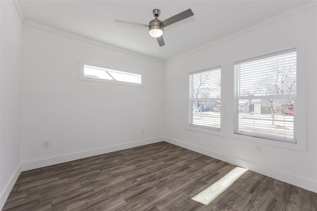 1950 E Maddox Avenue, Fort Worth, TX 76104