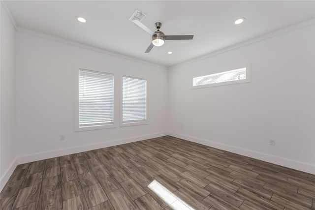 1950 E Maddox Avenue, Fort Worth, TX 76104