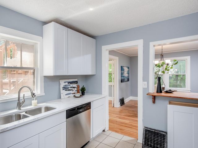 912 Fremont Avenue, Saint Paul, MN 55106