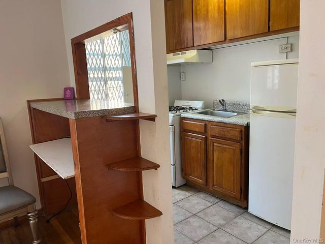 1332 Metropolitan Avenue 6A, Bronx, NY 10462